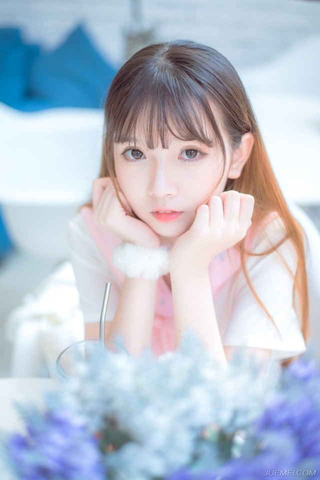 我们从忧患中学得智慧，苦痛中炼出美德来。